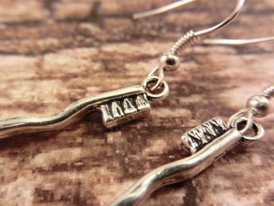 Preview: Zahnbürste Ohrringe Vintage Optik Zahnarzt tooth